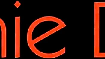 Grooby garotas trans se masturbam sozinhas com brinquedos