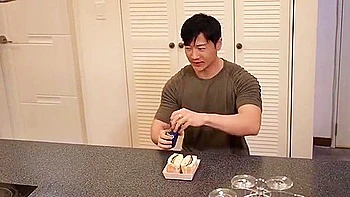 Teen amateur coreana con tetas y culo grande en swingers