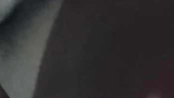 Caliente bhabhi india muerde pezones y muestra sus tetas grandes