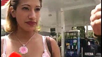 Dicke hispanische MILF: Blasen und Missionarsfick