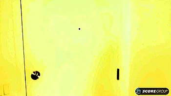 Reife blonde Nutte lutscht und reitet großen Schwanz in High Heels