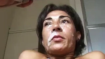 MILF brasileira fodida amadora: Cachorro e Cowgirl