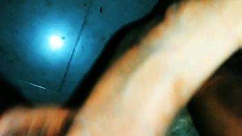 Shwetarani la pornstar poilue en lingerie sexy