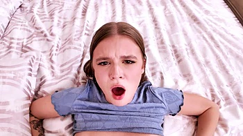 Sky Wonderland brune baise fort avec son mec