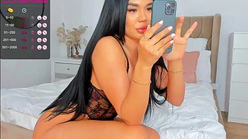 Tetas grandes y culo enorme follando duro