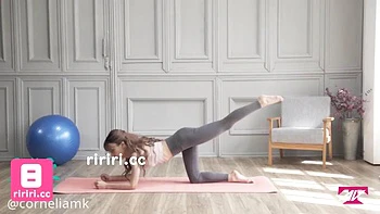 Hentai mit großen Titten, Blowjob und Doggyfick