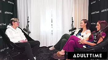 Melissa Stratton & Vanna Bardot lecken geile Fotzen und scissoren hart