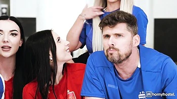 Vaquera curvy monta polla grande con oral y perrito