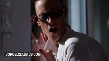 Секретарша исполняет грязные фантазии босса с аналом и лизанием