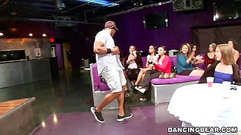 Orgia pública louca clipe de sexo completo selvagem