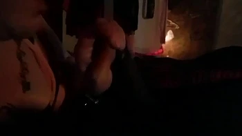 Болгарская любительница сосет жесткий минет