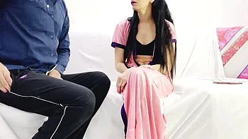 Desi Housewife Cheats on Husband with Servant - Hindi XXX Homemade Sex Video