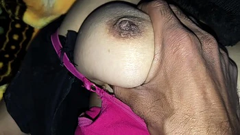 Jovem indiana desi mostra buceta e peitos em POV