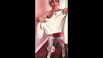 Тиа Тиззиани горячий рождественский минет под душем