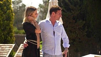 Нэнси 26, татуированная француженка с большими сиськами трахается