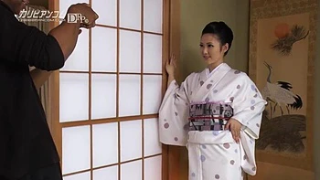 Japanische Solo-Masturbation mit Lecken und Creampie