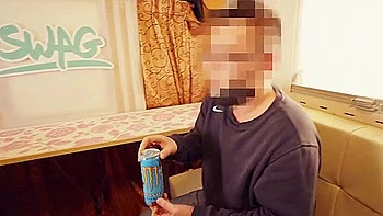 Asiatische Bus-Orgie mit brünetten Gruppenfickern