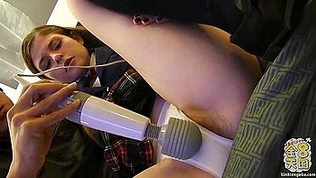 Lara Brookes fellation hardcore interracial avec creampie