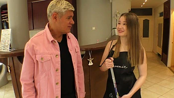 Porno Dan y Amalia Davis gimen en una mamada candente teen