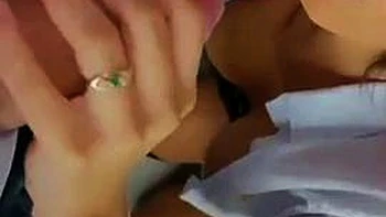 Latina Michelle macht Blasen und wird doggy gefickt