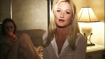 Cherry Chase et Chelsea Blue, blondes qui se lèchent la chatte