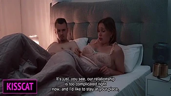 Madrastra despierta con la polla del hijastro y recibe facial tras pelea