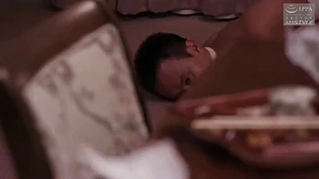 Рогоносец смотрит, как она трахает другого