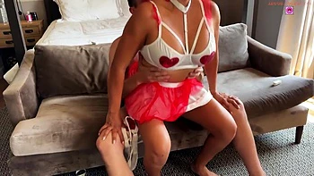 Hotwife amérindienne baisée sauvagement en chambre d’hôtel