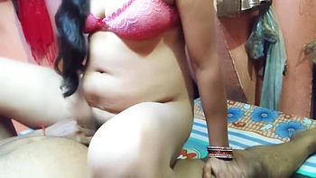 Deasi Bhabhi Ne Chudai Kawaya Apne Boyfriend Ke Saath