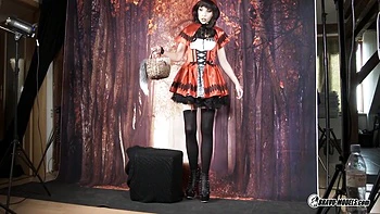 Bastidores: Milf Rebeka Black sozinha com brinquedos e peitinhos