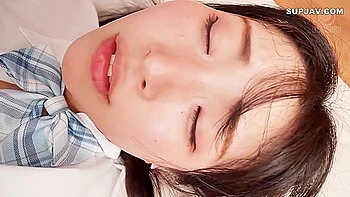 Lulu et son gros cul sermonnés après leurs conneries à Tokyo