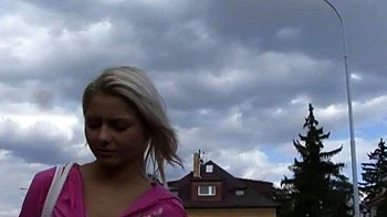 Быстрый заработок: Любительский трах в собачку и миссионерку