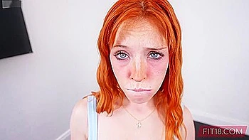 Ruiva magra da academia chupando pau gigante POV