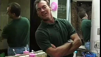 Rubia pillada chupando y montando a pelo