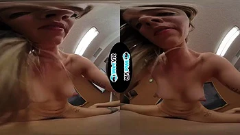 Профессор сосет и ебет наездницу и раком в VR