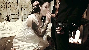 Psycho sexy se fait baiser le cul pour Halloween