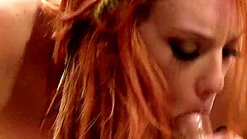 Ados rousses et blondes partagent cock et anal