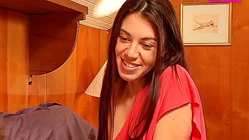 Tiffany follada salvajemente el culo anal