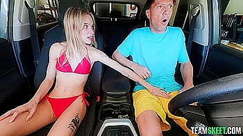 Adolescente rubia follada duro al aire libre POV