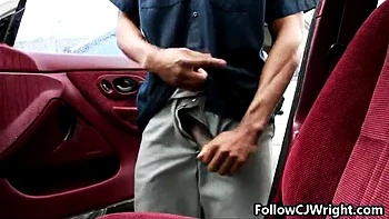 Solo schwarze Mechanikerin wichst großen Schwanz