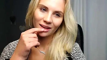Blonde Amateur Teases Hard on Webcam