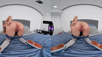 Teen Luciana shows off her tight ass and pussy solo