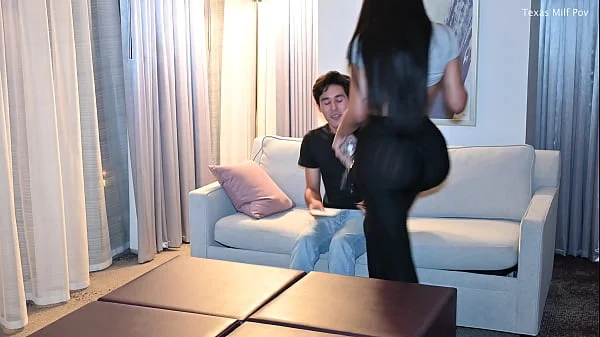 ((Watch This)) Stepmom Uses HUGE Ass To Pound Stepson! | Jennifer Exxotic Fucks Young Guy