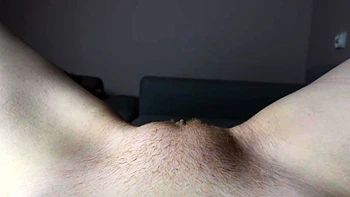 Close-up car sex with pulled amateur brunette