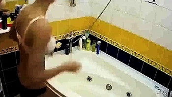 Stepsister Shaves Pussy and Shows Off in Shower