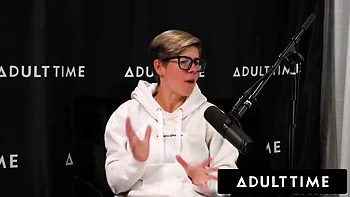 Lesbian Babes Melissa & Vanna Lick Pussy & Scissor