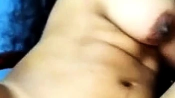 Indian Tamil Babe Masturbates Big Boobs Close-Up