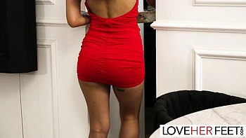 Love Her Feet - brunette action