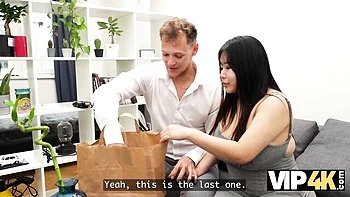 Watch delicate Stanley Johnson's dirt