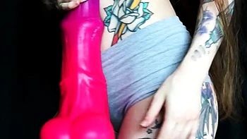 Amateur webcam toying wet pussy